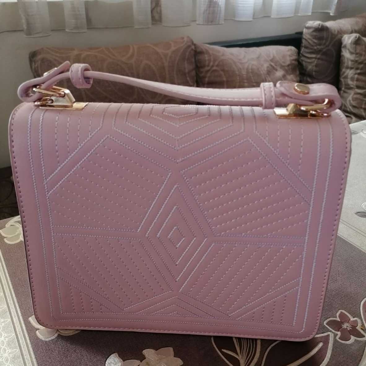 Нова дамска чанта