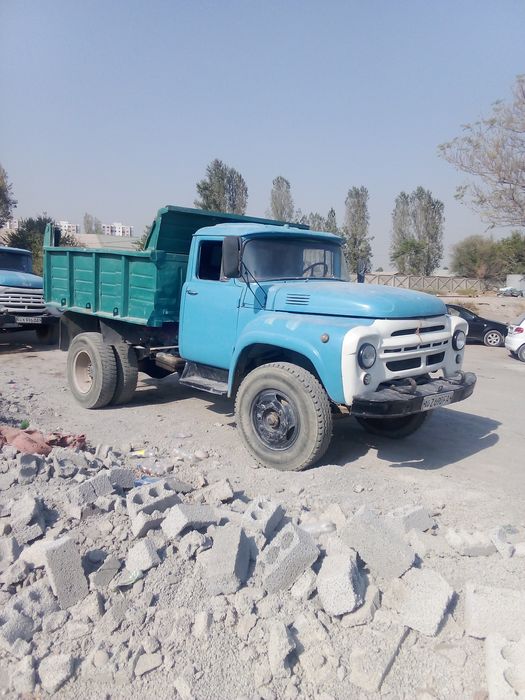 Zil 130 srochna sotiladi