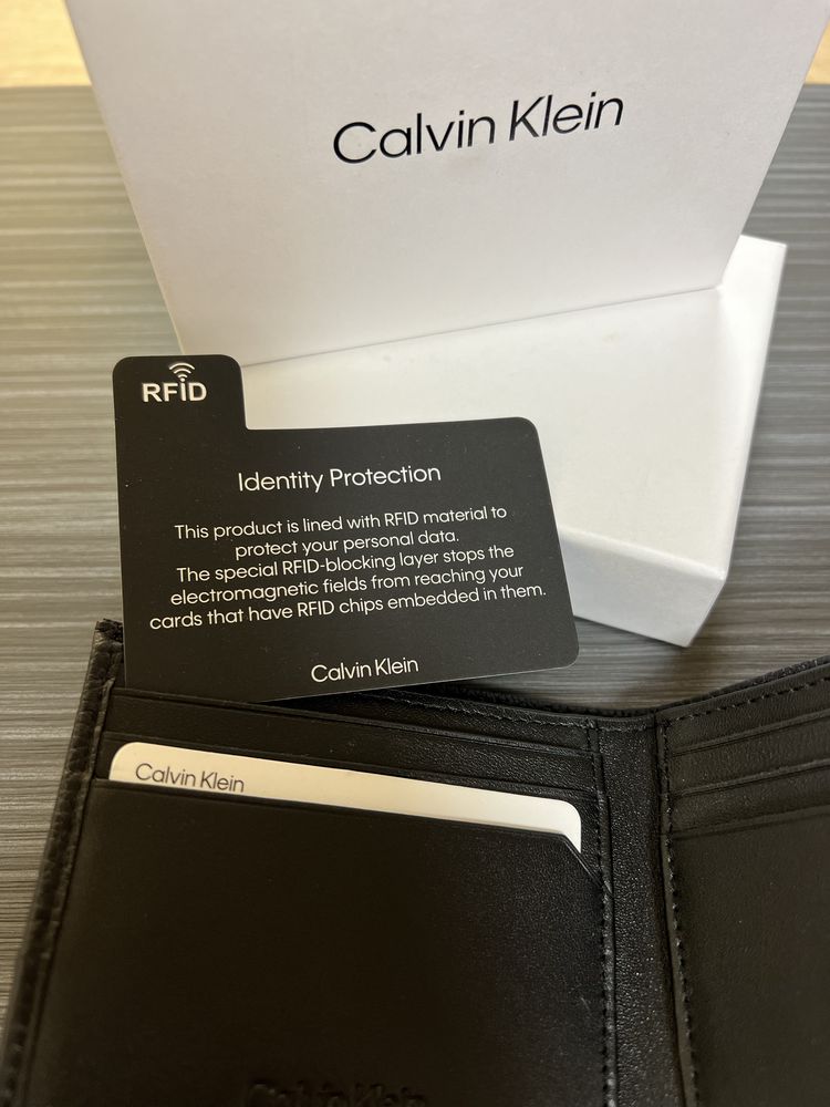 Портфейл Calvin Klein card holder оригинал!