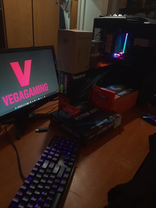 Чисто нов геймърски компютър Ryzen 7/RX 6600 GIGABYTE