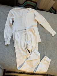 Белое х-б нижнее белье или пижама на 4-6 лет