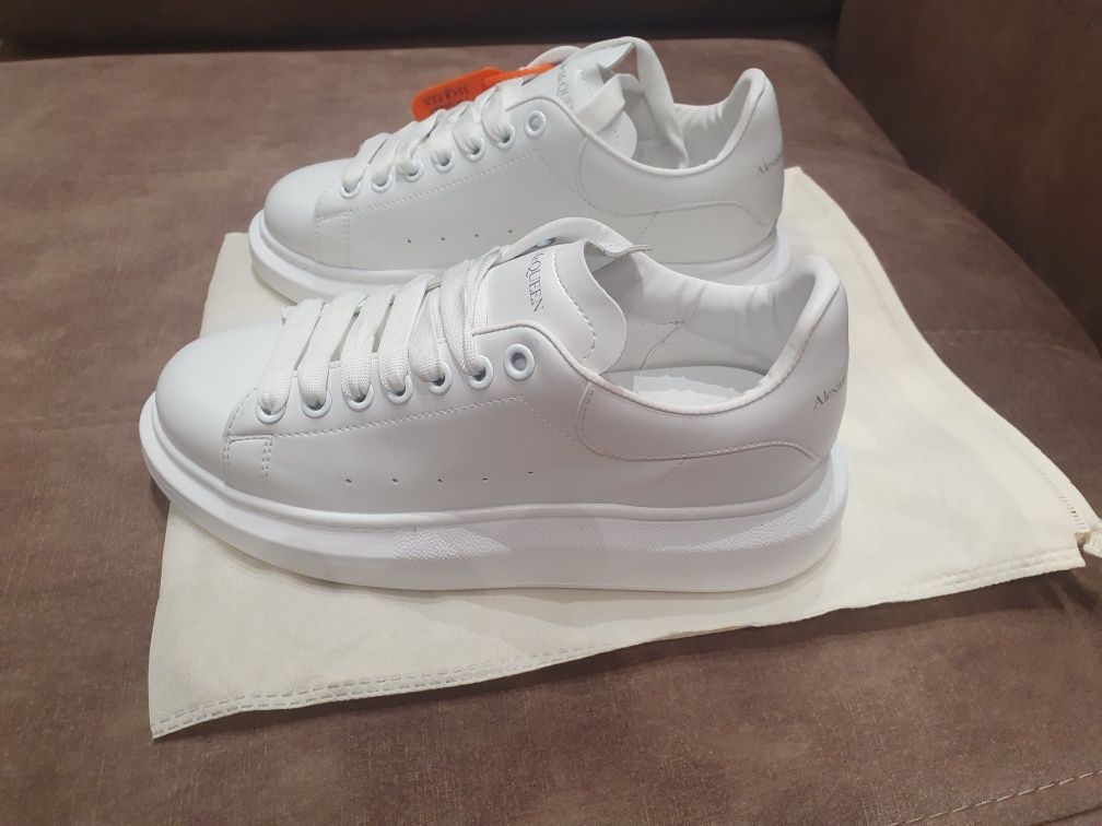 Pantofi Alexander McQueen calitate premium