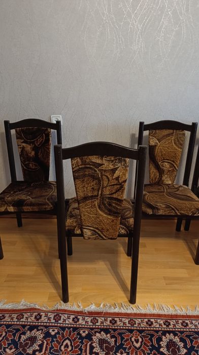 Стулья б/у, 5 штук в нормальном состоянии