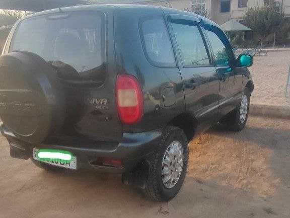 Niva shevrolet sotiladi