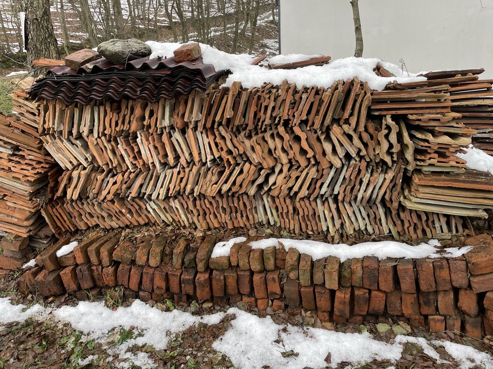 Tiglă de vanzare