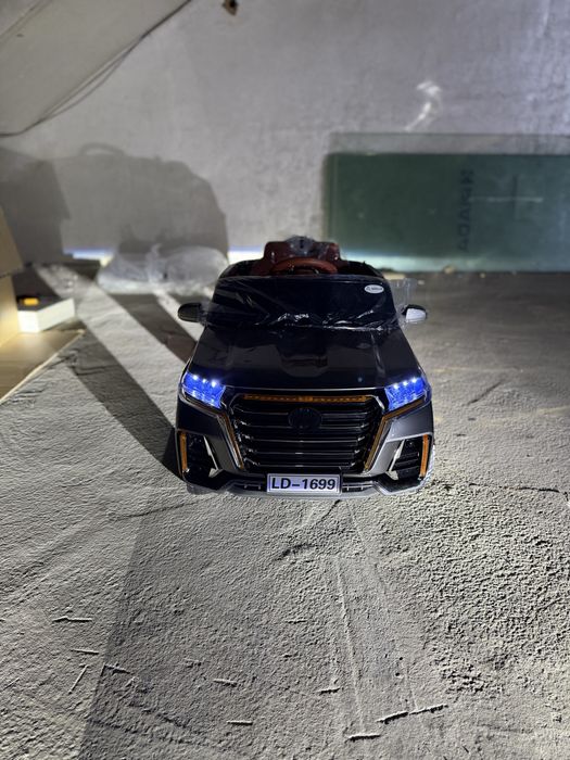 Elektroniy detiskiy moshina