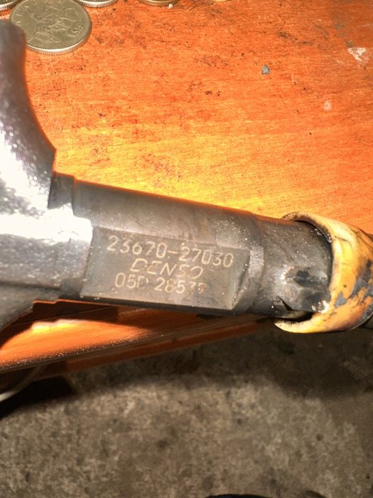 Дюзи toyota avensis 2.0D4d 4pin