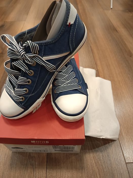 Кецовe  - Mustang