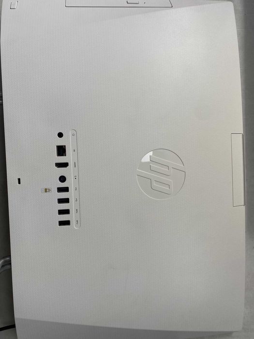 Sistem All-in-One HP 205 G4 cu procesor AMD Ryzen™ 3 3250U