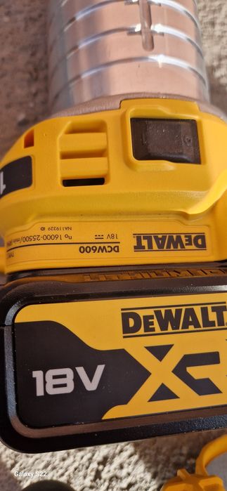 Dewalt freza pe acumularor ,curent