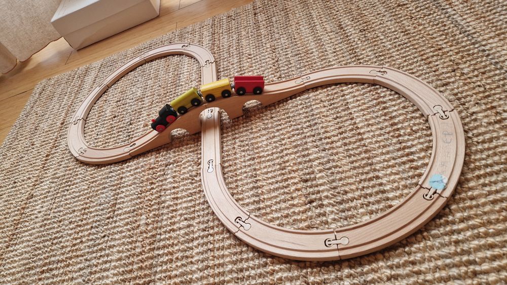 Деревянная железная дорога IKEA.