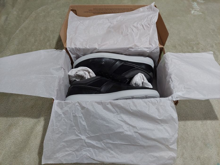 Нови обувки Clarks