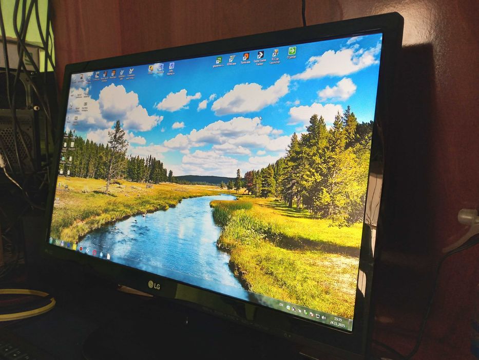 Manitor LG _ 22 MP48 _  расмдаги манитор _ ҳолати идеал !