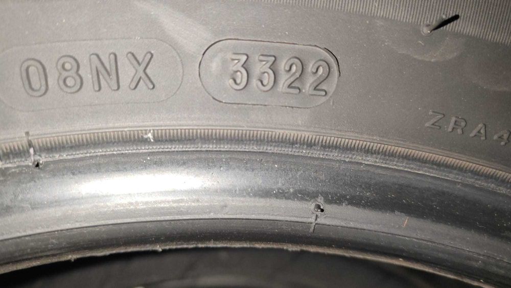 set 2 anvelope de iarna michelin 215/60/R16  dot 2022