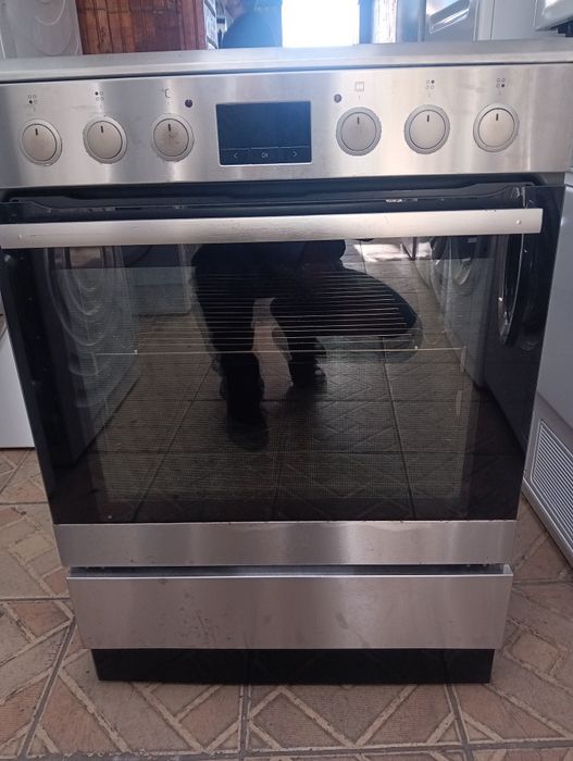 Иноксова свободно стояща печка с керамичен плот 2 години Гаранция