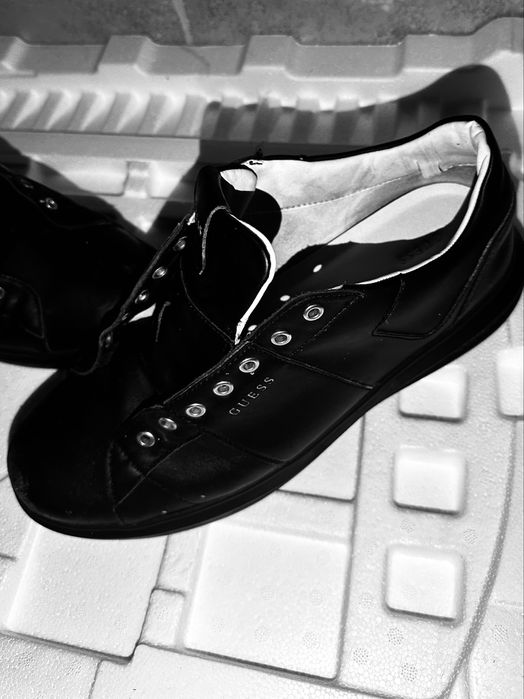 Кожени обувки Guess