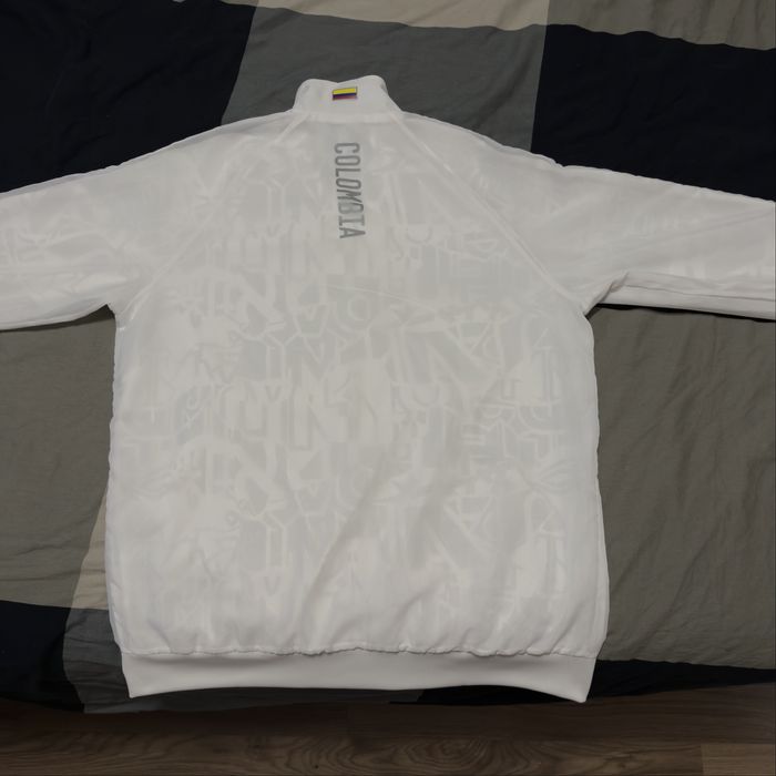 Adidas Колумбия официален екип 2020 Л размер като нов