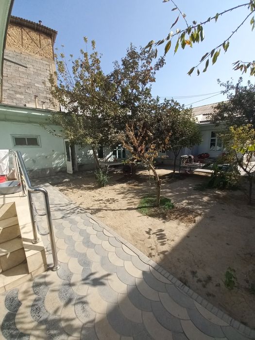 Yakkasaroy Glinka taraf mo'ljal:8-roddom restoran Mayami 3.97-sotok