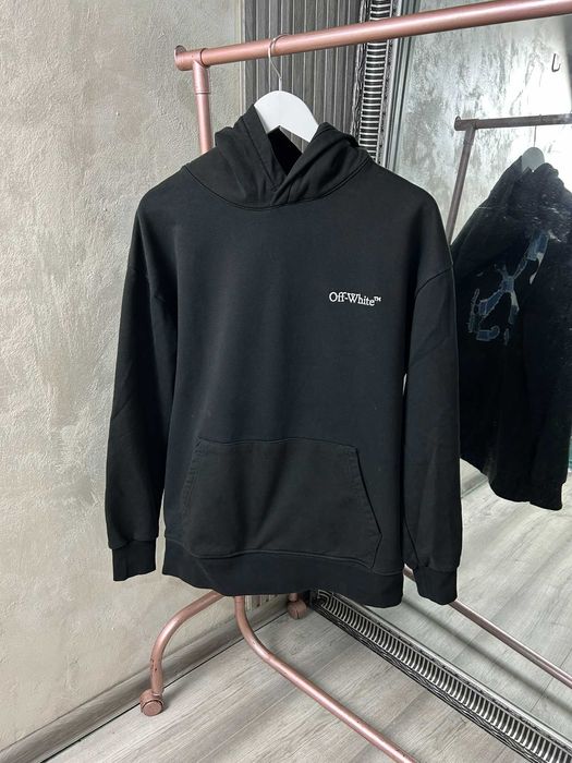 Мъжки блузи и суичери в черен цвят