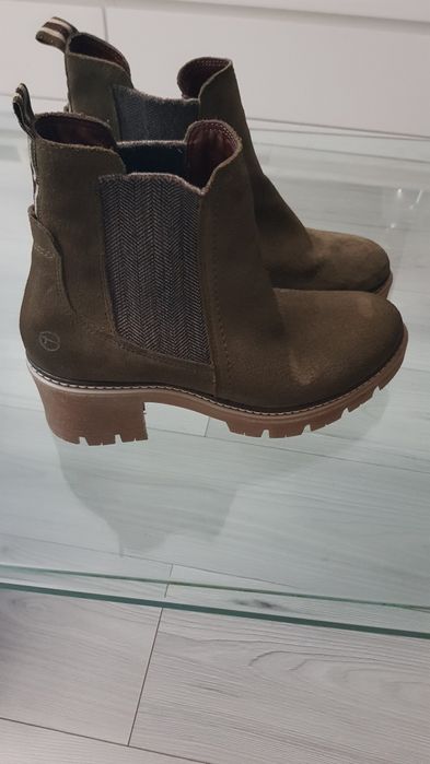 Vand ghete dama marimea 39 din piele.