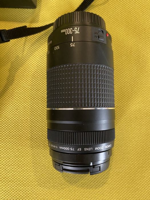 Цифров фотоапарат CANON D 2000