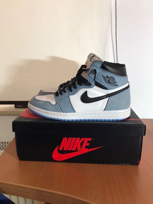 Nike Air Jordan 1 Retro High OG "University Blue"