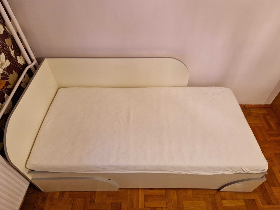 Единично легло с повдигащ механизъм и матрак 90/190см