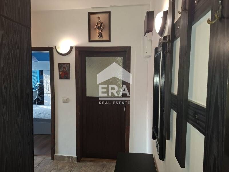 Дава се под наем Двустаен апартамент в Ловеч, Здравец - 67 кв.м за 357 € - Снимка #2