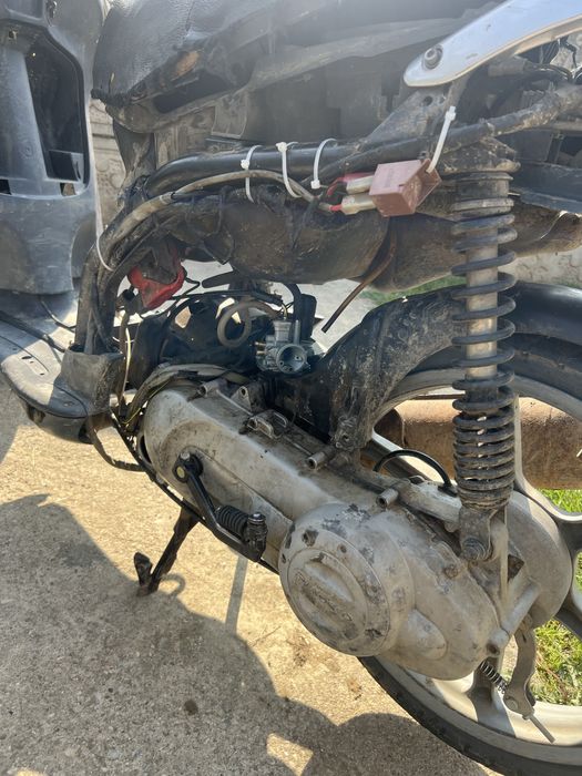 Vand scuter piaggio liberty 49cc