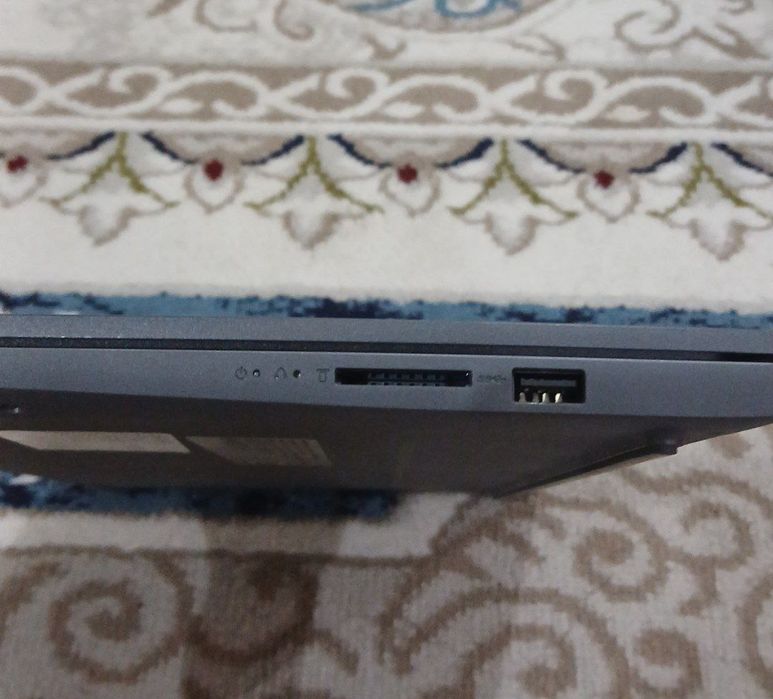 Noutbuk Lenovo, Ryzen 7, Ram 8 gb, 512 gb SSD