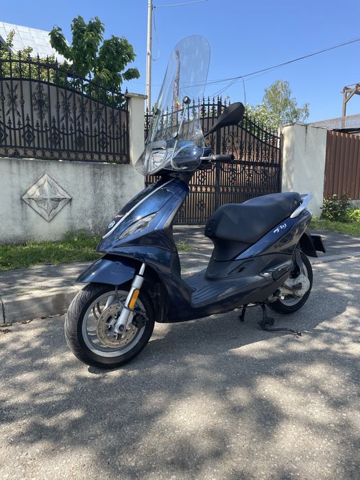 Scuter Piaggio Fly 50cm 4T , an 2016