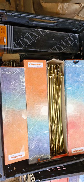 Holsuruburi Lemn și Rigips