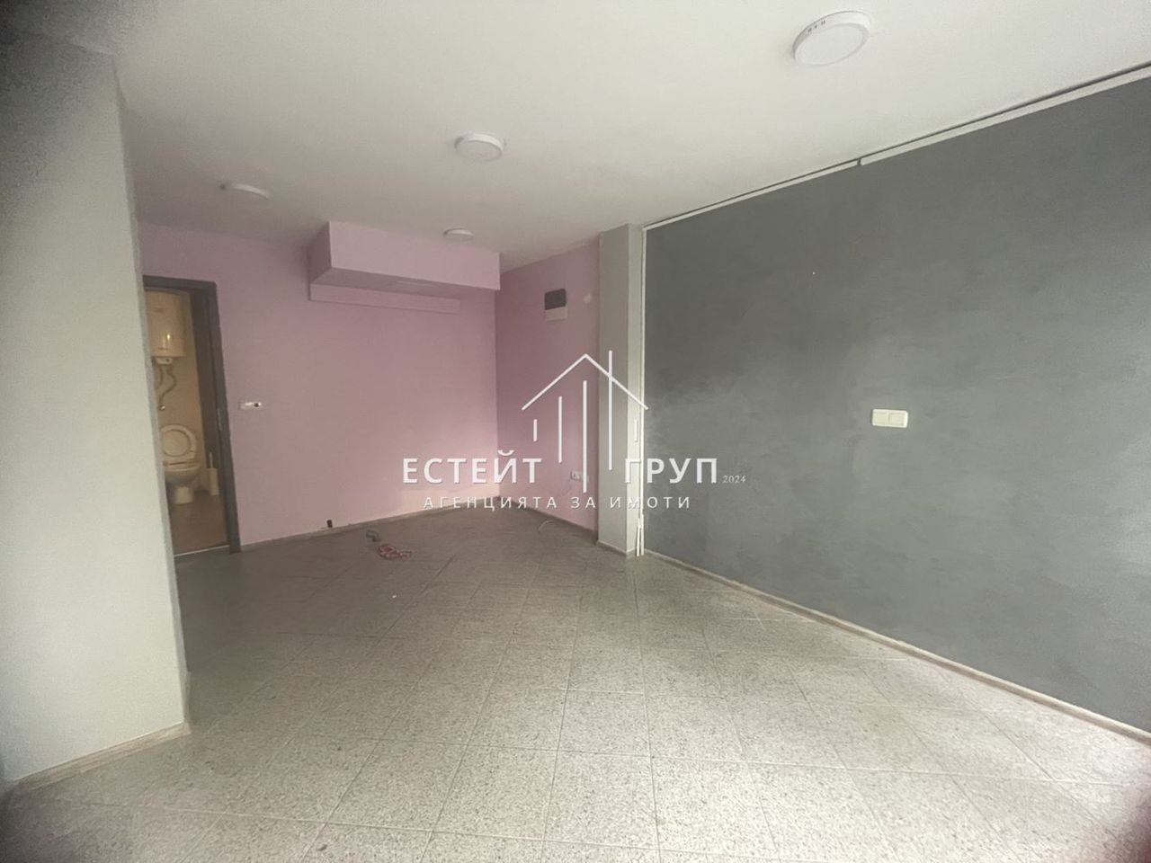 Дава се под наем Офис в Варна, Лятно кино Тракия - 28 кв.м за 178.5 € - Снимка #1