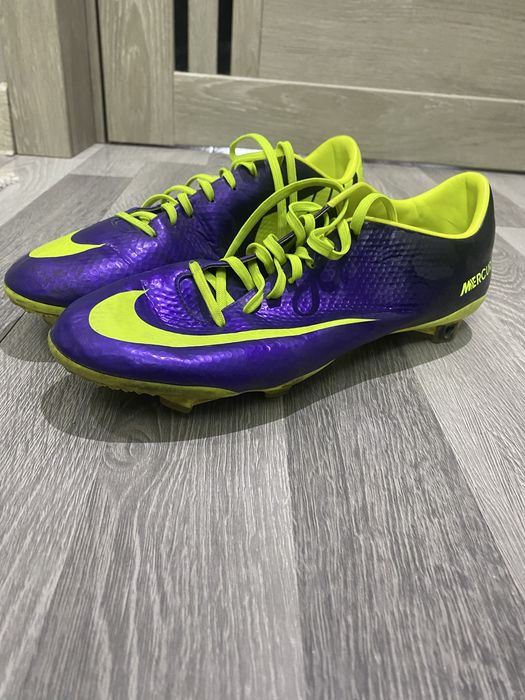 Бутсы футбольные Nike