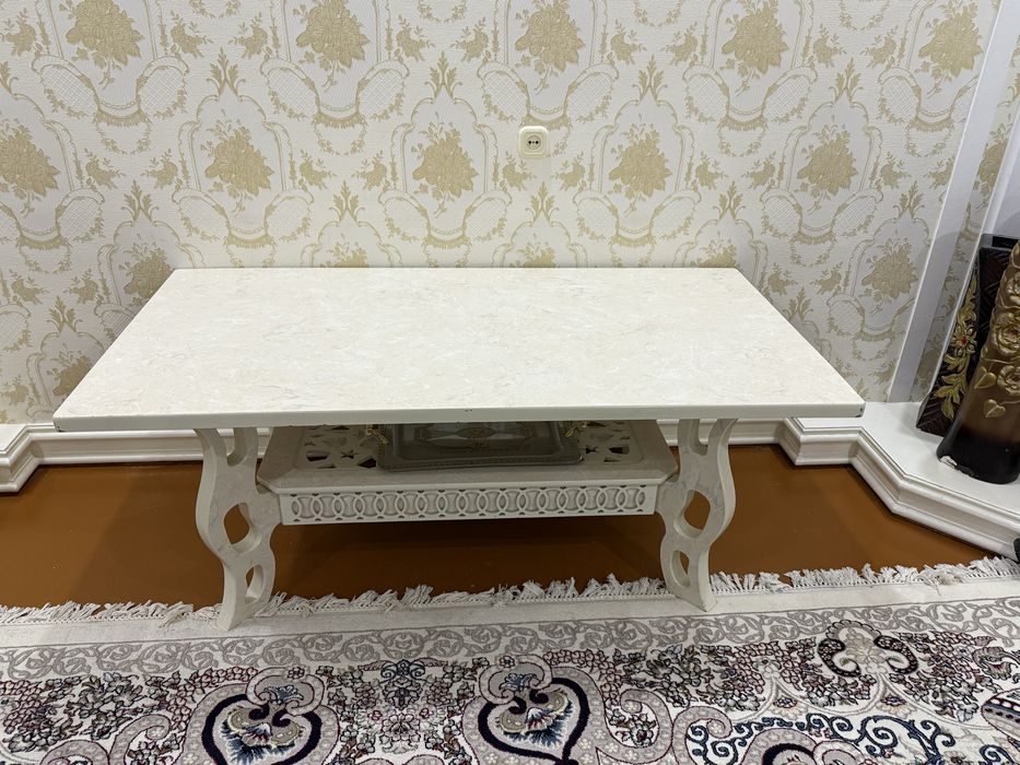 Стол при диванный