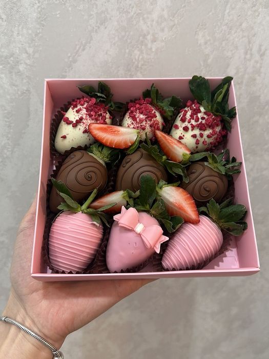 Клубника в шоколаде Астана