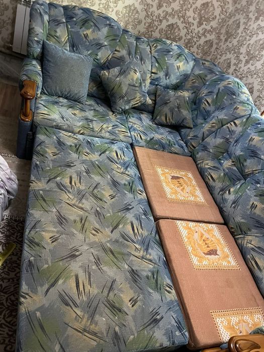 Диван и желбесік