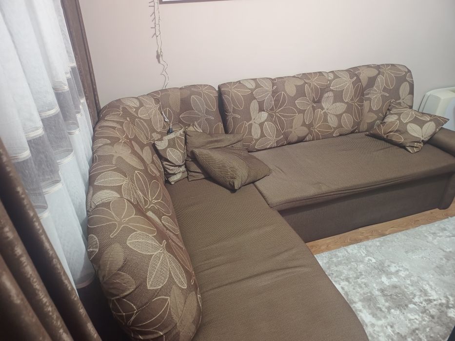 Ъглов диван в  добро състояние