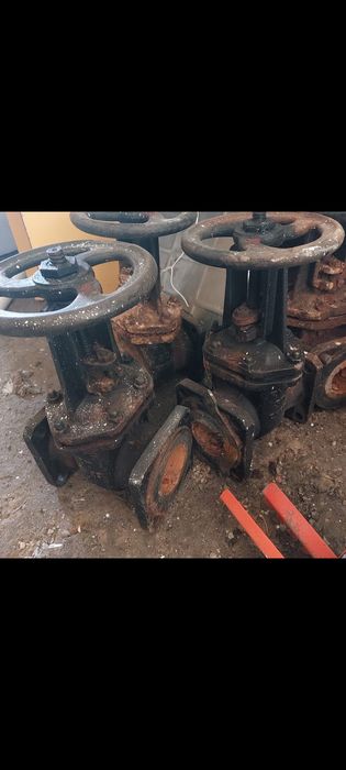 Продам задвижки диаметр 80