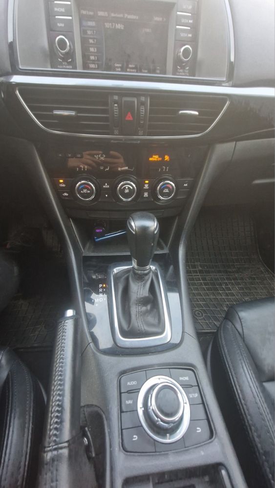 Mazda 6 2.5 бензин напълно обслужена