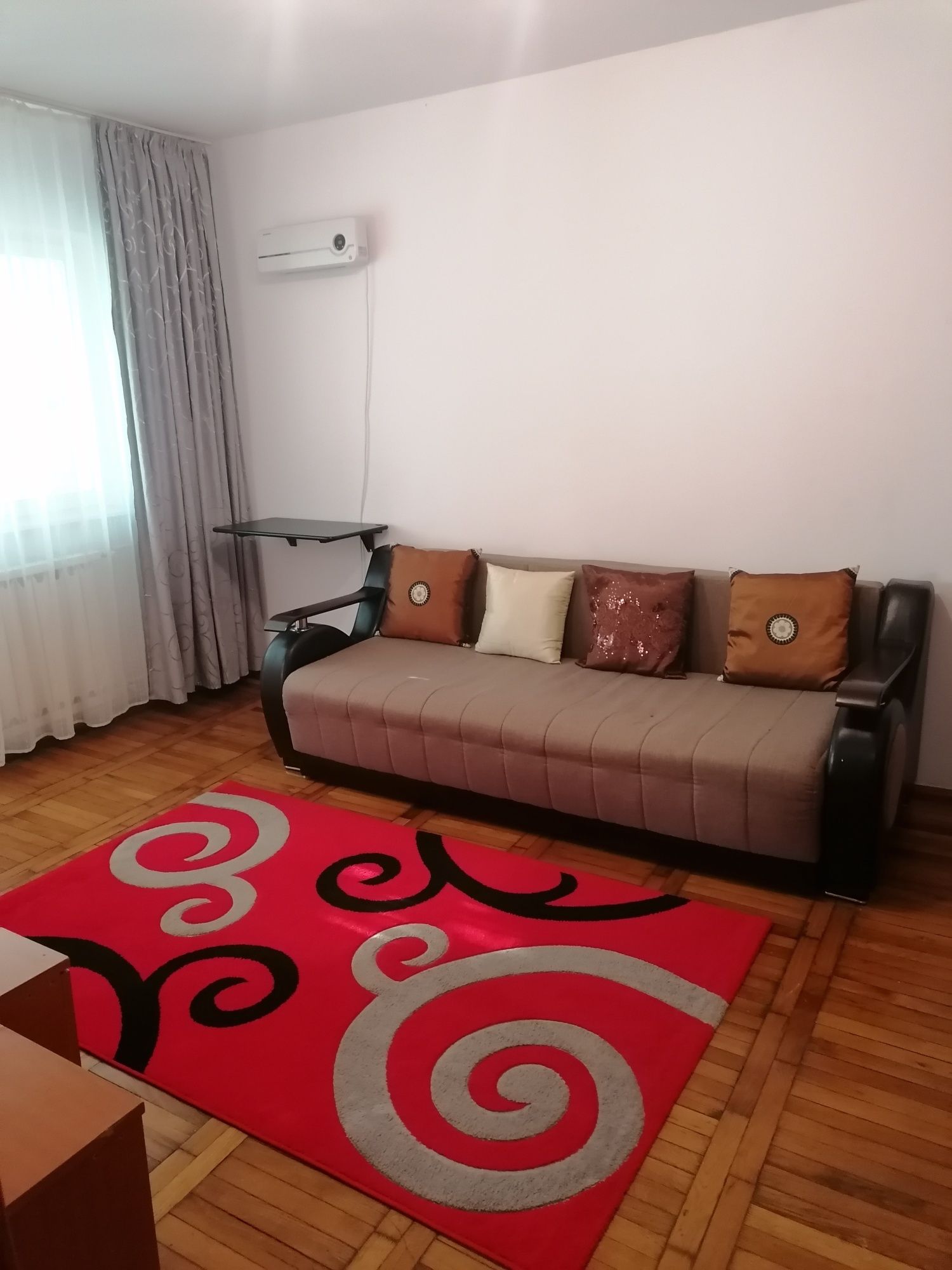 Proprietar închiriez garsoniera confort 1   250 euro