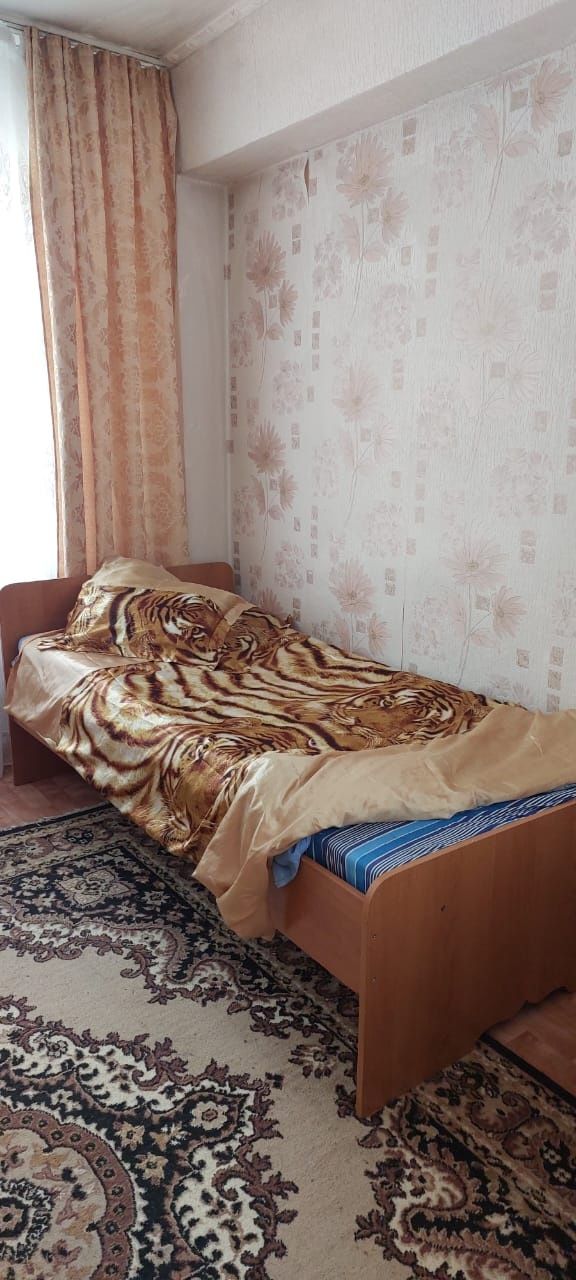 Кровать с матрасом