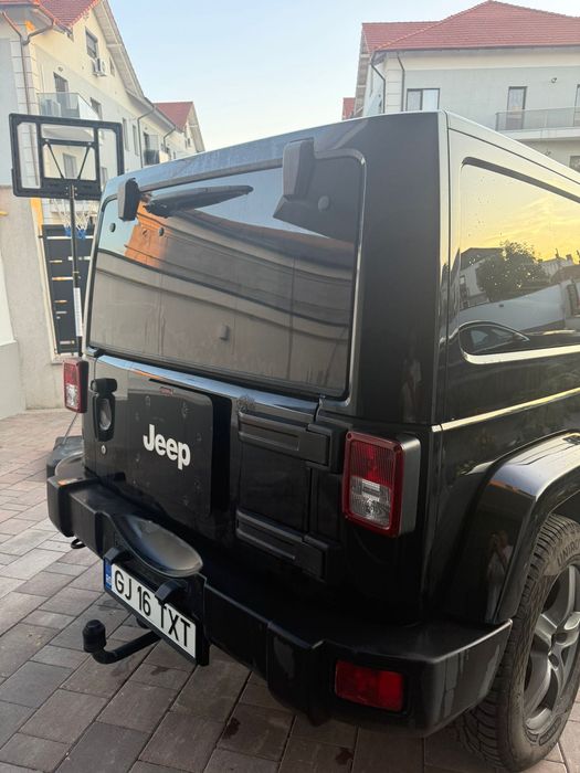 Jeep wrangler hardtop