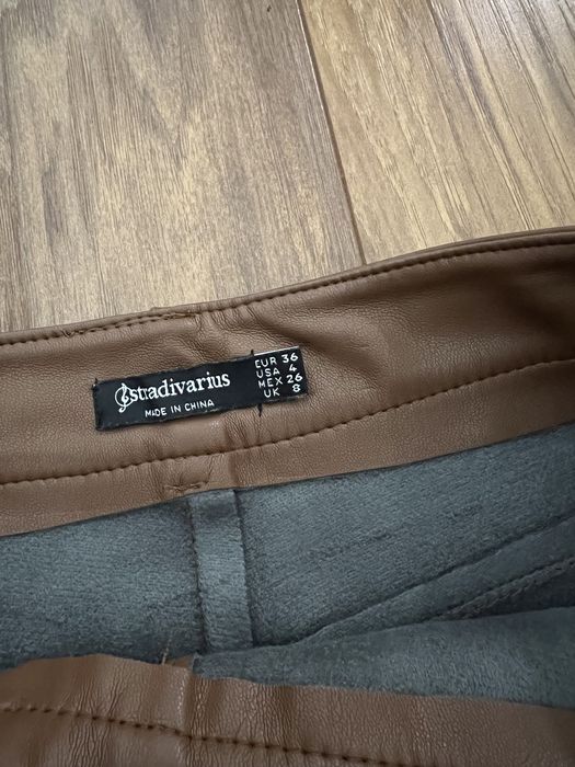 Кожен панталон Stradivarius