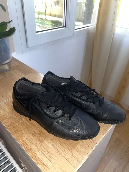 Adidasii de sintetic Marimea 45