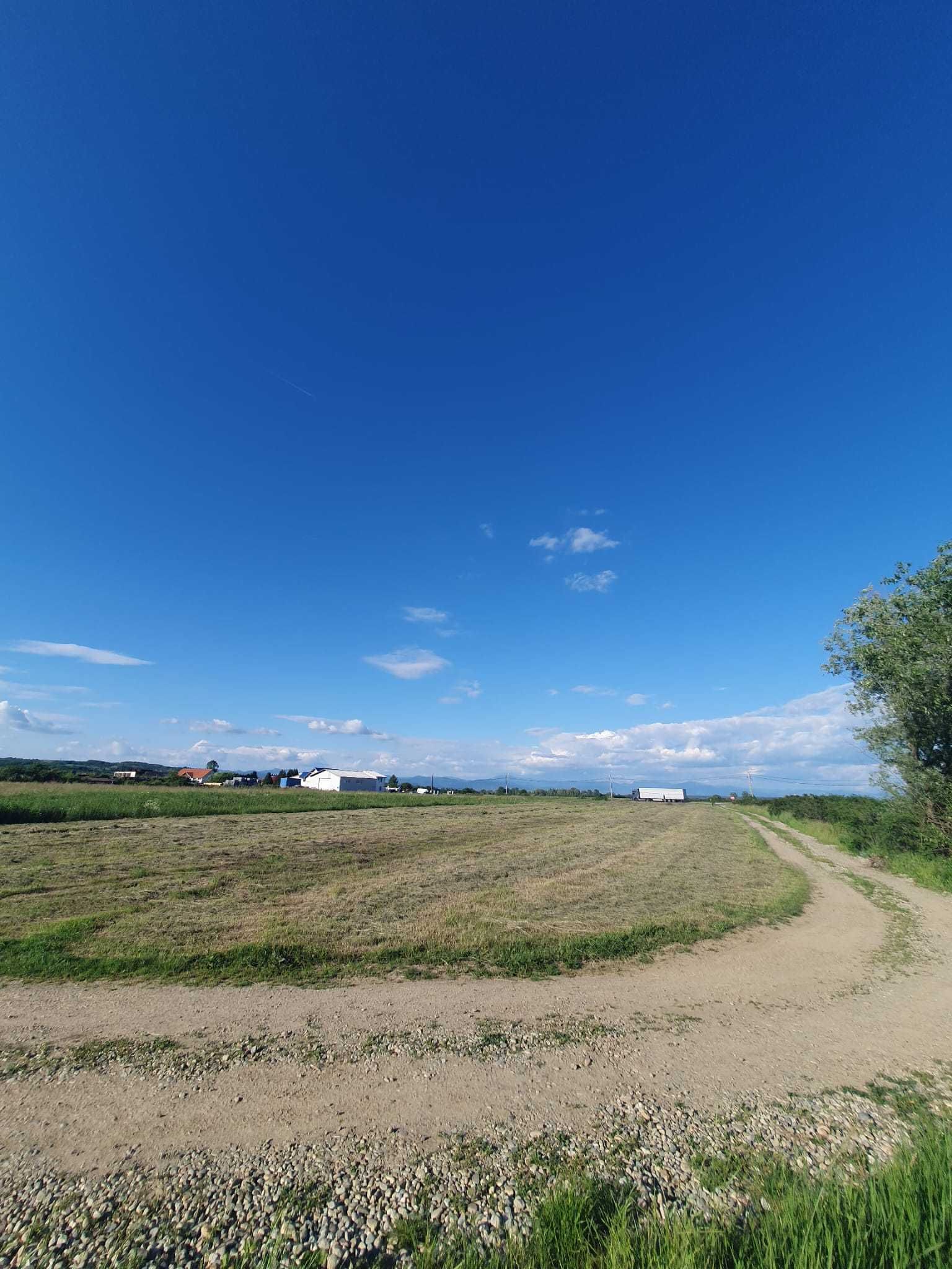 Teren intravilan, cu proiect de spatii comerciale si depozitare