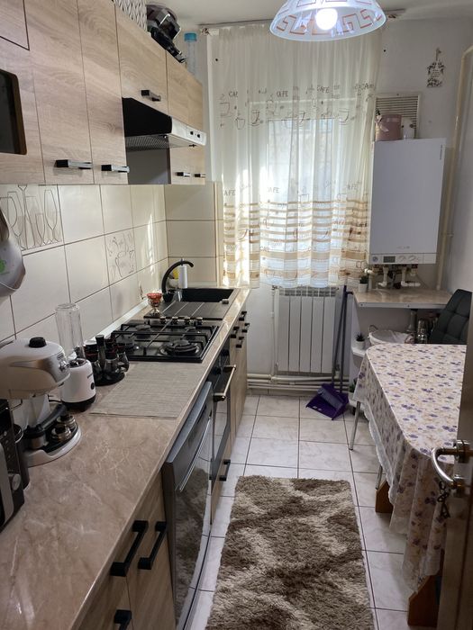 Apartament 3 camere Baza III, etaj intermediar-2/4, langa Carrefour F.