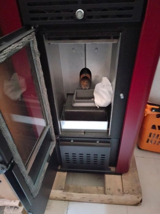 Vând șemineu pe peleți import Italia