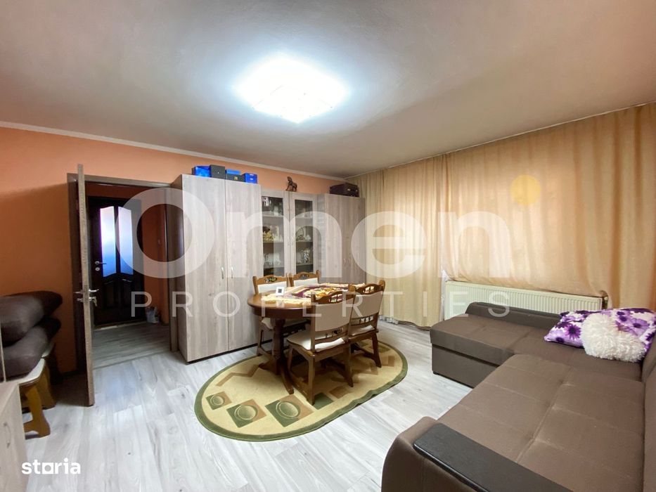 Apartament 3 camere, la etaj 4 cu acoperis, zona Garii