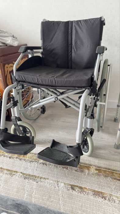 Инвалидная коляска